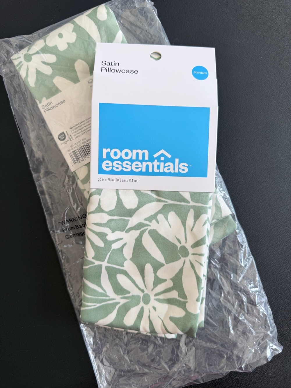 Room Essentials Satin Pillowcase in Green & White Floral 2 pillowcases